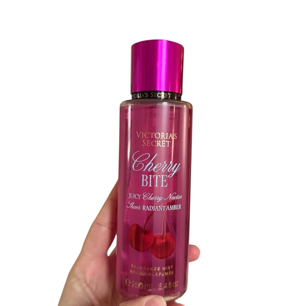 Victoria's Secret Cherry Bite Fragrance Mist